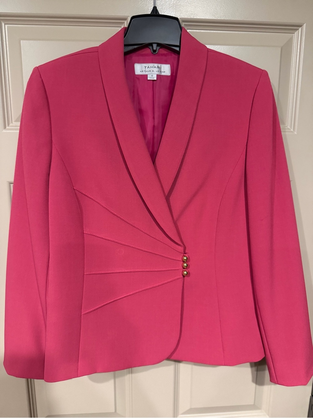 NWOT Never Worn Tahari ASL Pink Shawl Collar Skirt Suit with Silver Buttons &